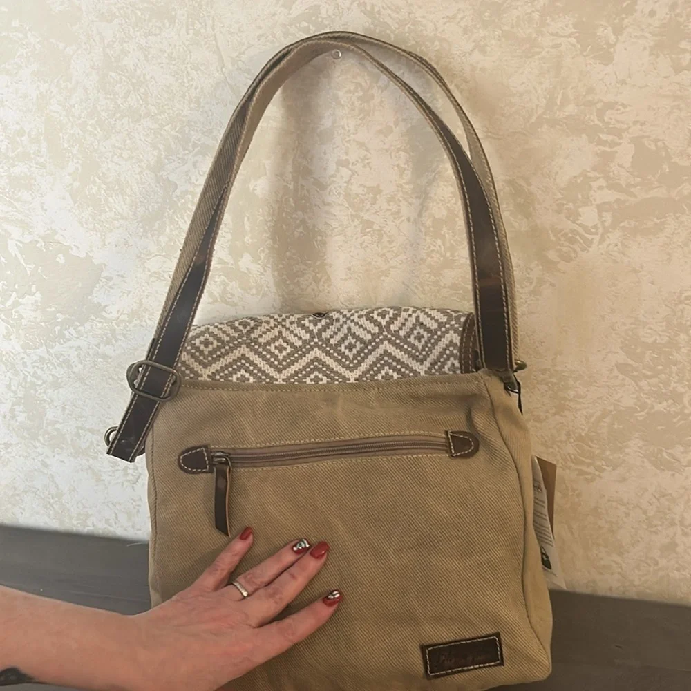 Anglo Shoulder Bag